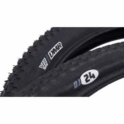 DMR DJ24 Dirt Jump And Street Tyre -Roue Voyage Soldes Magasin DMR DJ BLACK TYRE DETAIL 3 4