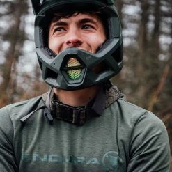 Endura MT500 Full Face Helmet -Roue Voyage Soldes Magasin Endura MT500 Full Face Helmet Helmets Forest Green SS23 E1518GF M L 1