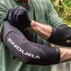 Endura SingleTrack Lite Elbow Protector II -Roue Voyage Soldes Magasin Endura SingleTrack Lite Elbow Protector II Elbow Pads Black SS20 E1257BK S M 1