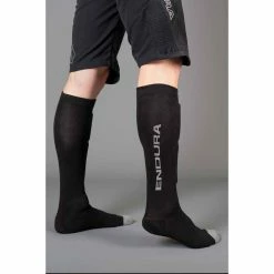 Endura SingleTrack Shin Guard Sock -Roue Voyage Soldes Magasin Endura SingleTrack Shin Guard Sock Shin Pads Black AW19 E1202BK S M 2