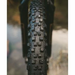 Goodyear Newton MTF Downhill Tubeless Complete Tyre -Roue Voyage Soldes Magasin Goodyear Newton Downhill Tubeless Front MTB Tyre Black 2 5 Tyres Black GR 015 64 584 V005 R 4