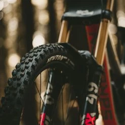 Goodyear Newton Trail Tubeless Front MTB Tyre Black 2.5" 27 -Roue Voyage Soldes Magasin Goodyear Newton Trail Tubeless Front MTB Tyre Tyres Black GR 015 64 622 V002 R 3