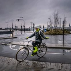 GripGrab Reflective Helmet Cover -Roue Voyage Soldes Magasin GripGrab Reflective Helmet Cover Helmet Covers Grey AW21 504303001 1