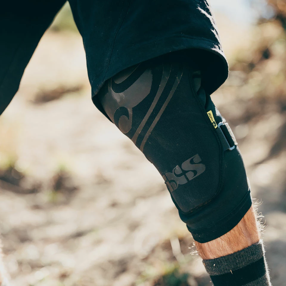 IXS Carve 2.0 Knee Guards 5 IXS Carve 2.0 Knee Guards – Image 5