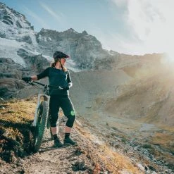 IXS Carve 2.0 Knee Guards 12 IXS Carve 2.0 Knee Guards -Roue Voyage Soldes Magasin IXS Carve 2 0 Knee Guards Knee Pads Black 2023 482 510 3420 003 XS 4