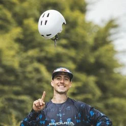 Casque Endura Pisspot -Roue Voyage Soldes Magasin Kriss20Kyle