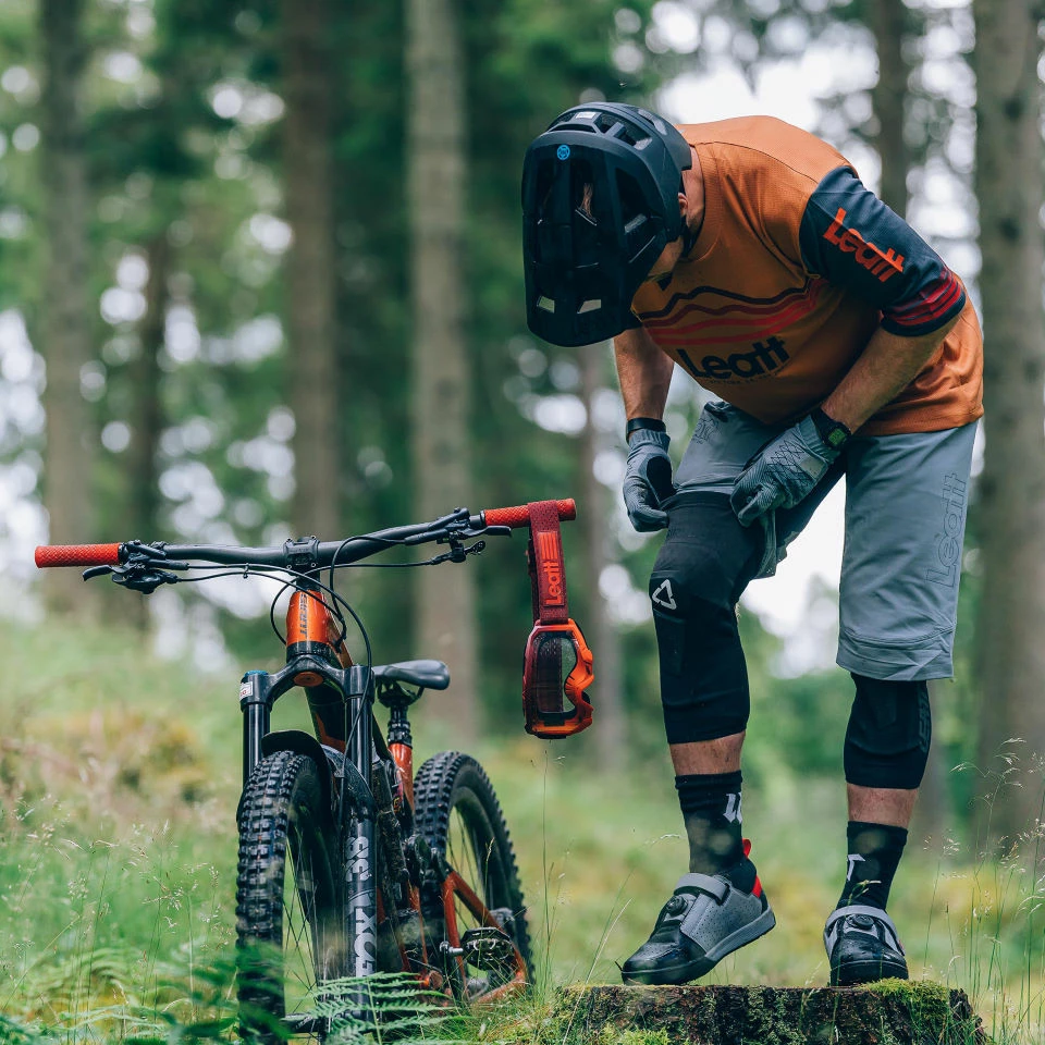 Leatt AirFlex Knee Guard Hybrid Pro 5 Leatt AirFlex Knee Guard Hybrid Pro – Image 5