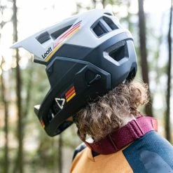 Leatt MTB Enduro 4.0 Helmet -Roue Voyage Soldes Magasin Leatt MTB Enduro 4 0 Helmet Helmets White 2023 1023014550 5