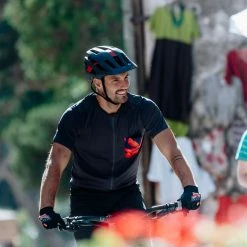 Leatt MTB Trail 3.0 Helmet -Roue Voyage Soldes Magasin Leatt MTB Trail 3 0 Helmet Helmets Shadow 2023 1023016250 2