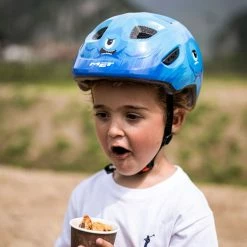 MET Hooray Kid's Helmet -Roue Voyage Soldes Magasin MET Hooray Kid s Helmet Helmets Blue Monsters 2023 METYOUTH106 0