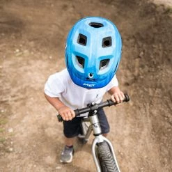 MET Hooray Kid's Helmet -Roue Voyage Soldes Magasin MET Hooray Kid s Helmet Helmets Blue Monsters 2023 METYOUTH106 1