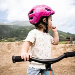 MET Hooray Kid's Helmet -Roue Voyage Soldes Magasin MET Hooray Kid s Helmet Helmets Pink Whale 2023 METYOUTH098 0