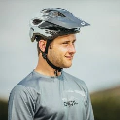 O'Neal Matrix Helmet -Roue Voyage Soldes Magasin O Neal Matrix Helmet Helmets Black Grey SS23 ONHE2322LXL 2