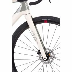 Orro Terra C 105 Di2 RR900 Gravel Bike (2023) 14 Orro Terra C 105 Di2 RR900 Gravel Bike (2023) -Roue Voyage Soldes Magasin Orro Terra C 105 Di2 RR900 Gravel Bike 2023 Adventure Bikes SD Chalk 2023 ORRTC2717RR9SDC46 1