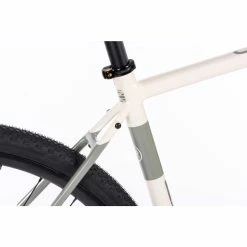 Orro Terra C 105 Di2 RR900 Gravel Bike (2023) 17 Orro Terra C 105 Di2 RR900 Gravel Bike (2023) -Roue Voyage Soldes Magasin Orro Terra C 105 Di2 RR900 Gravel Bike 2023 Adventure Bikes SD Chalk 2023 ORRTC2717RR9SDC46 4