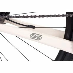 Orro Terra C 105 Di2 RR900 Gravel Bike (2023) 21 Orro Terra C 105 Di2 RR900 Gravel Bike (2023) -Roue Voyage Soldes Magasin Orro Terra C 105 Di2 RR900 Gravel Bike 2023 Adventure Bikes SD Chalk 2023 ORRTC2717RR9SDC46 8