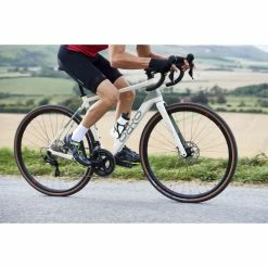 Orro Terra C HYD 7020 RR9 Gravel Bike (2023) -Roue Voyage Soldes Magasin Orro Terra C 105 Hydro RR9 Gravel Bike 2021 Adventure Bikes Chalk 2021 ORRTC2702RR9SDC48 1