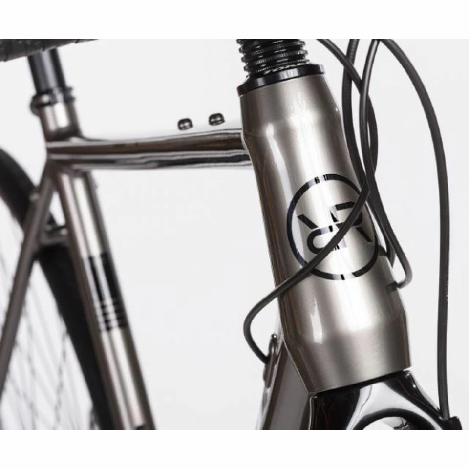 Orro Terra Gravel 105 R900 Flatbar Gravel Bike (2023) 2 Orro Terra Gravel 105 R900 Flatbar Gravel Bike (2023) – Image 2