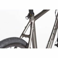 Orro Terra Gravel 105 R900 Flatbar Gravel Bike (2023) 13 Orro Terra Gravel 105 R900 Flatbar Gravel Bike (2023) -Roue Voyage Soldes Magasin Orro20Terra20Gravel2010520R90020Flatbar20Gravel20Bike20202320520copy