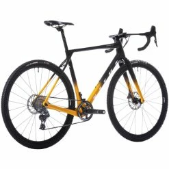 Vélo De Cyclo-cross Vitus Energie EVO CRS (Force, XL, 2022) -Roue Voyage Soldes Magasin Vitus Energie EVO CRS Cyclocross Bike Force 2022 XL Cyclocross Bikes Mango Black Quartz 1
