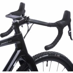 Vélo De Cyclo-cross Vitus Energie EVO CRS (Force, XL, 2022) -Roue Voyage Soldes Magasin Vitus Energie EVO CRS Cyclocross Bike Force 2022 XL Cyclocross Bikes Mango Black Quartz 4