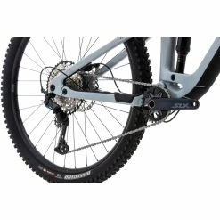 VTT Vitus Escarpe 29 CRS (2022) -Roue Voyage Soldes Magasin Vitus Escarpe 29 CRS Mountain Bike 2022 Oryx Grey 18