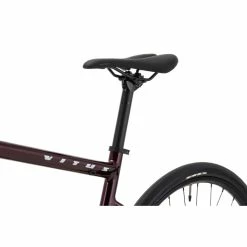 Vélo Urbain électrique Vitus Mach E (Alivio, 2022) 28 Vélo Urbain électrique Vitus Mach E (Alivio, 2022) -Roue Voyage Soldes Magasin Vitus Mach E Bike 2022 Black Cherry 12