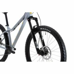 Vitus Nucleus 27 VRW Womens Mountain Bike 26 Vitus Nucleus 27 VRW Womens Mountain Bike -Roue Voyage Soldes Magasin Vitus Nucleus 27 VRW Womens Mountain Bike 2022 Oryx Grey Yellow 11